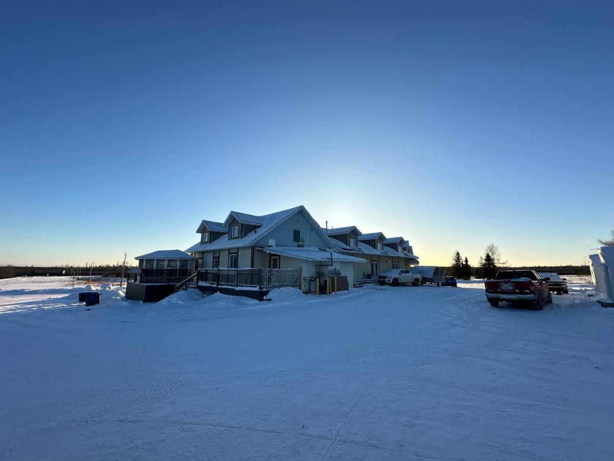 North Adventure Inn Cochrane Luaran gambar